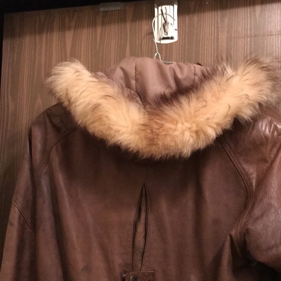 Brown leather bomber jacket with zip off hood - Picture 4 of 8